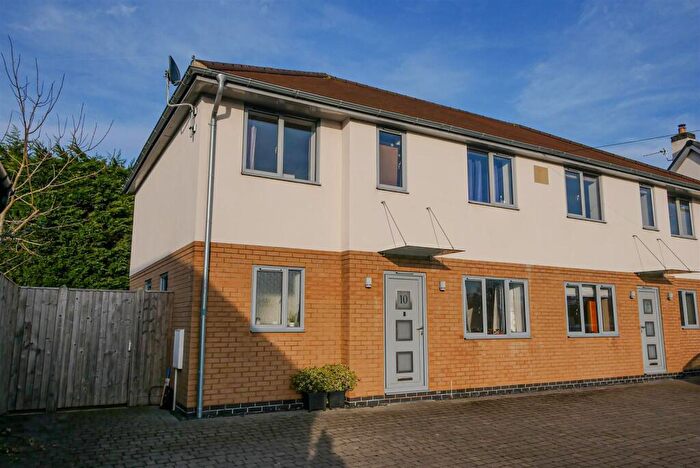 3 Bedroom Semi-Detached House For Sale In Henley Road, Shillingford, OX10