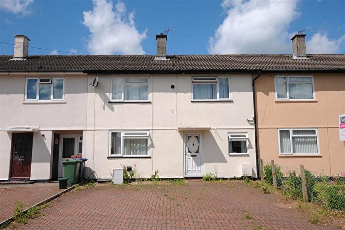 4 Bedroom Terraced House To Rent In Warren Crescent, OX3