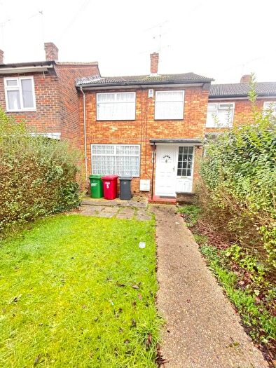 3 Bedroom Terraced House To Rent In Lower Lees Road, Slough, SL2