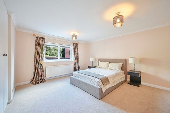 2 Bedroom Flat To Rent In Blue Gates, SW19