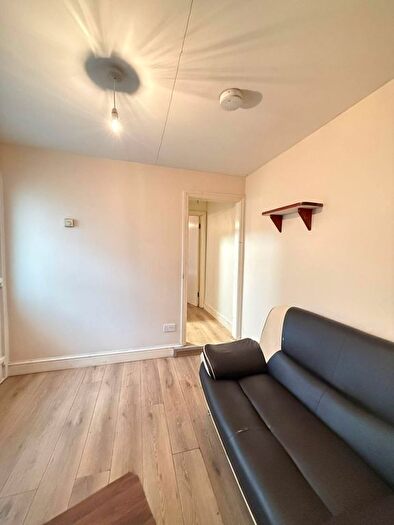 1 Bedroom Flat To Rent In Endsleigh Road, Southall, UB2