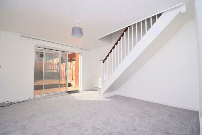 2 Bedroom End Of Terrace House To Rent In Tynemouth Road London, SE18