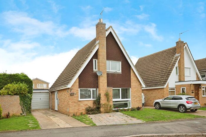 3 Bedroom Detached House For Sale In Elton Road, Banbury, OX16