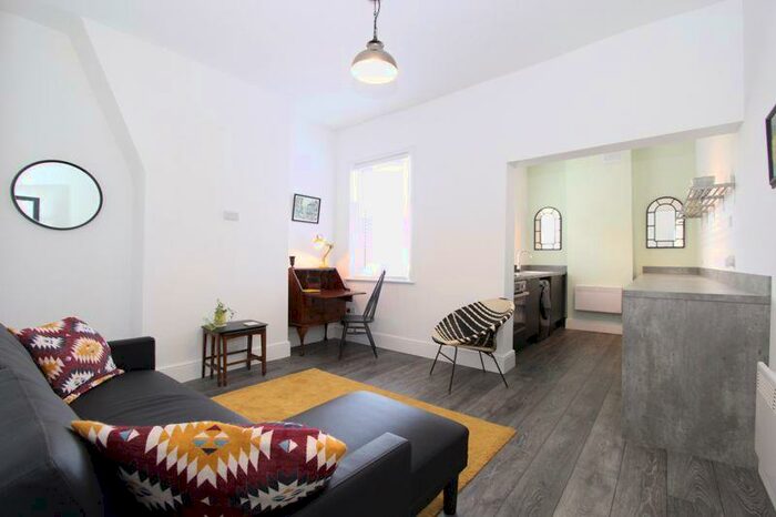 1 Bedroom Flat To Rent In Victoria Street, Stoke-On-Trent, ST4