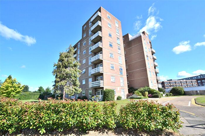 2 Bedroom Flat For Sale In Hendfield Court, Beddington Gardens, Wallington, SM6