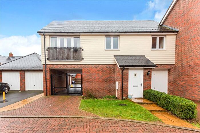2 Bedroom Flat To Rent In Morello Close, Aylesbury, HP18