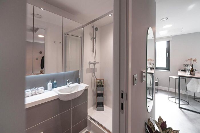 Studio To Rent In Lido Road, Guildford, GU1