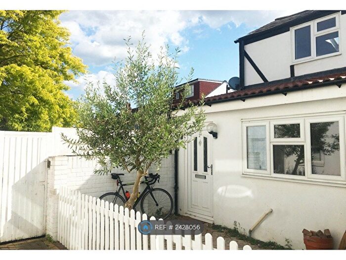 2 Bedroom Detached House To Rent In Livingstone Road, Thornton Heath, CR7