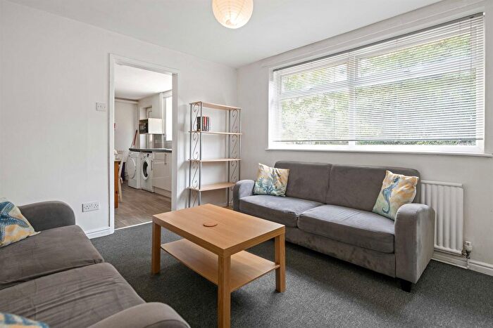 5 Bedroom Terraced House To Rent In Forsythia Gardens, Nottingham, NG7