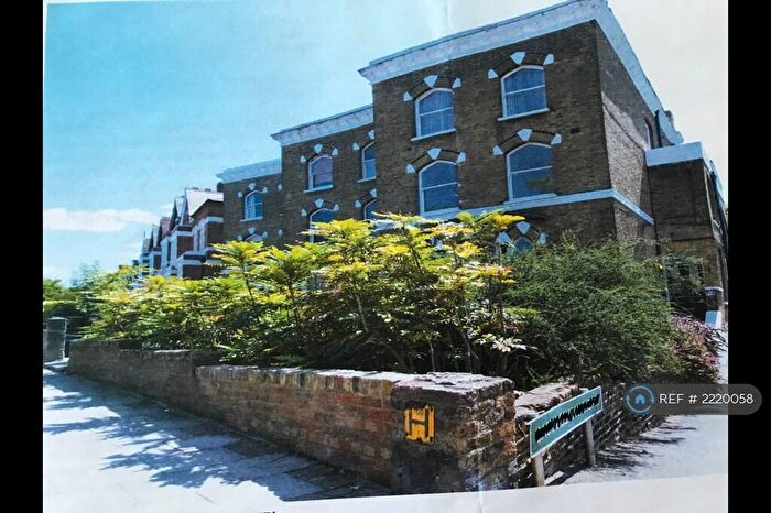 2 Bedroom Flat To Rent In Crystal Palace, London, SE20