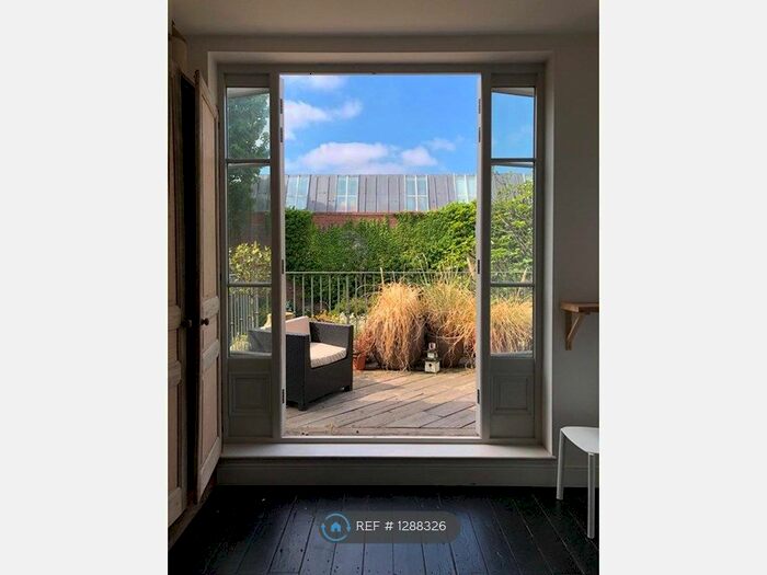 4 Bedroom Maisonette To Rent In Greenwood Road, London E8