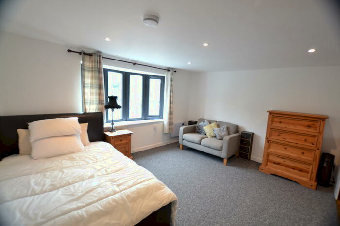 1 Bedroom Flat To Rent In Park Lane, Macclesfield, SK11