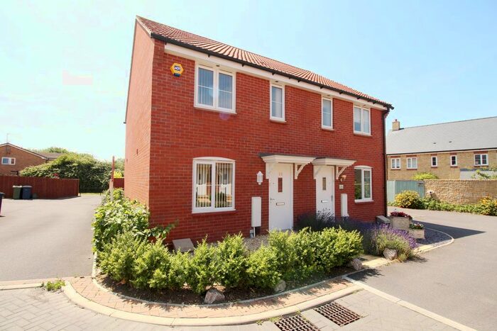 3 Bedroom Semi-Detached House To Rent In Tawny Close, Bishops Cleeve, GL52