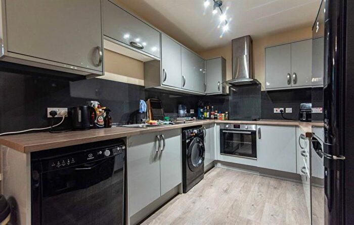 5 Bedroom Flat To Rent In - South Parade, Equitable House, NG1