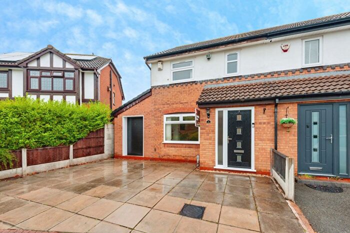3 Bedroom Semi-Detached House For Sale In Flander Close, Widnes, Cheshire, WA8
