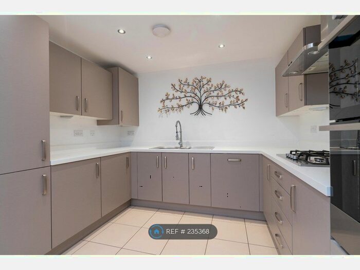 3 Bedroom Semi-Detached House To Rent In College Drive, Cheltenham GL51