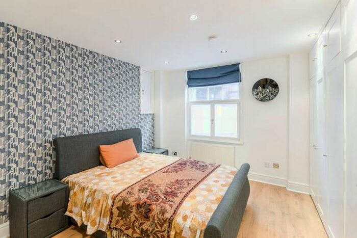 1 Bedroom Flat To Rent In Stirling Court, Covent Garden, London, WC2E