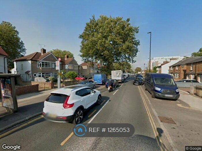 4 Bedroom Semi-Detached House To Rent In Hounslow Road, Hanworth, Feltham TW13