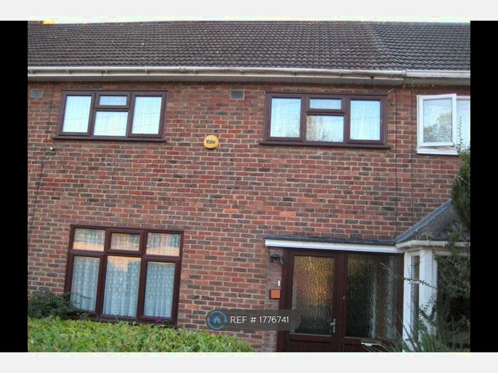 3 Bedroom Terraced House To Rent In Penzance Road, Romford, RM3