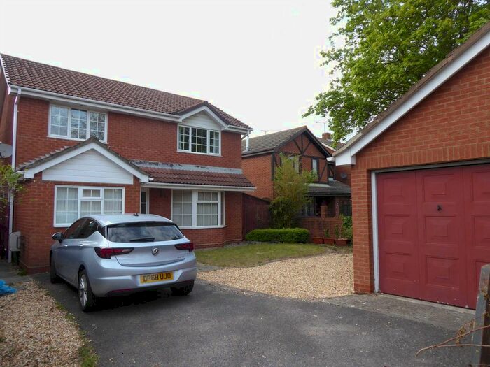 4 Bedroom Detached House To Rent In Porter Close, Lower Earley, RG6