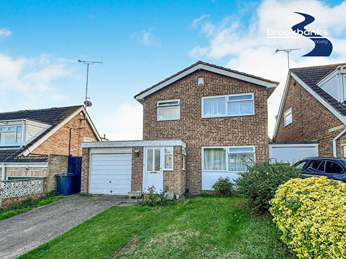 3 Bedroom Semi-Detached House To Rent In Cranleigh Drive, Swanley, BR8