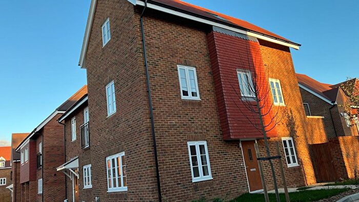 4 Bedroom Semi-Detached House To Rent In Beatrice Square, Tadworth, Surrey, KT20