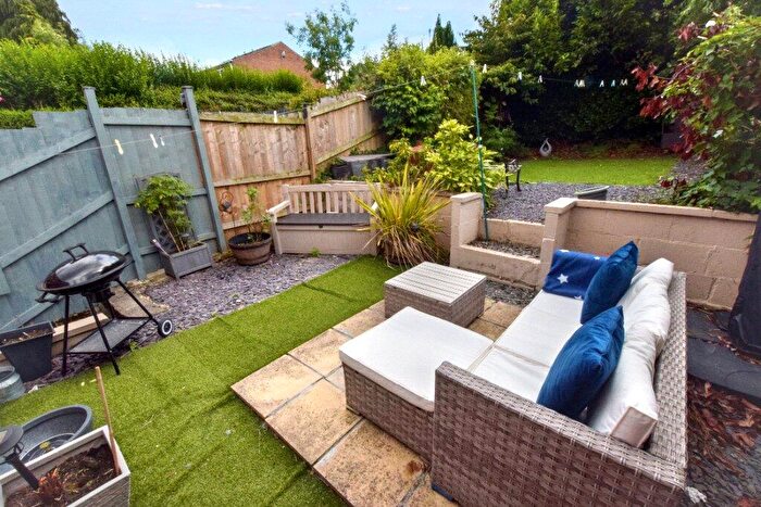 3 Bedroom Terraced House For Sale In Ring Road, Farnley, Leeds, West Yorkshire, LS12