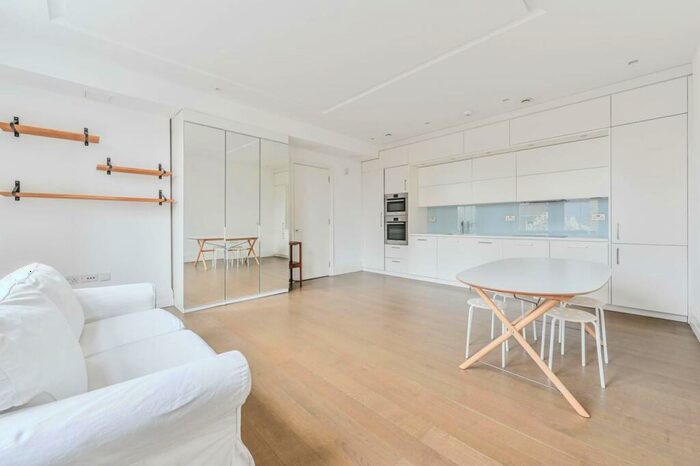 1 Bedroom Flat To Rent In Kennington Lane, Vauxhall, London, SE11