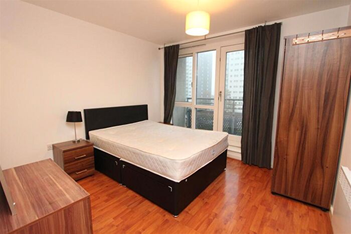 2 Bedroom Flat To Rent In Aspect, Elmwood Lane, LS2