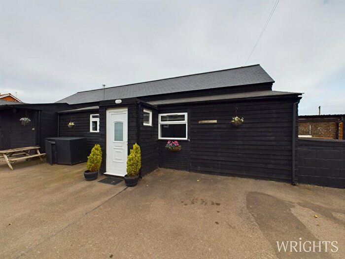 1 Bedroom Apartment To Rent In Pottersheath Road, AL6