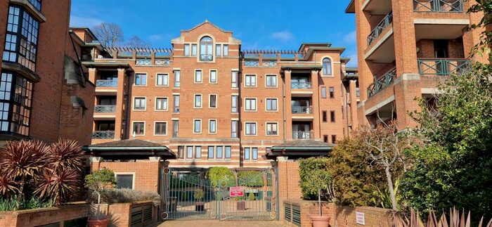 3 Bedroom Flat To Rent In Chasewood Park, Sudbury Hill, Harrow, HA1
