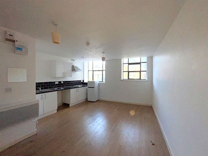 Studio To Rent In Grattan House, Sunbridge Road, Bradford, BD1