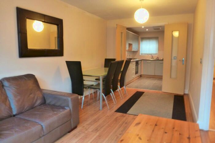 3 Bedroom House To Rent In Longleat Avenue, Birmingham, B15