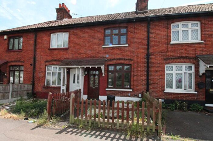 2 Bedroom Terraced House For Sale In Suttons Lane, Hornchurch, Essex, RM12