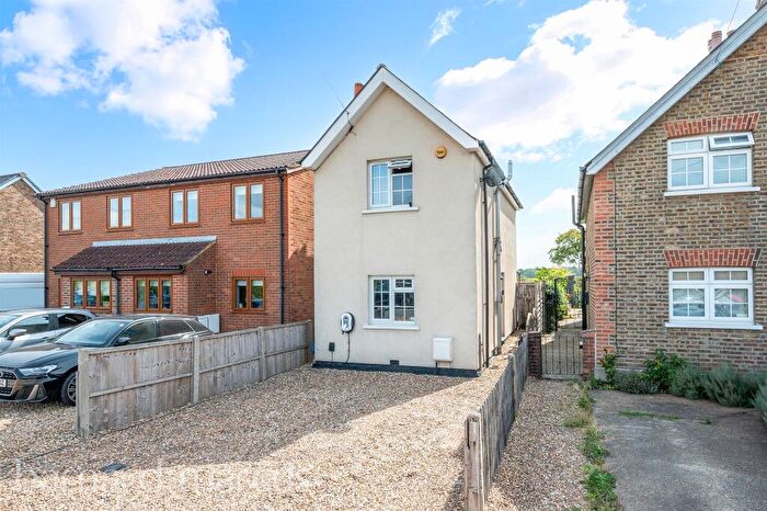 2 Bedroom Detached House For Sale In Leatherhead Road, Chessington, KT9
