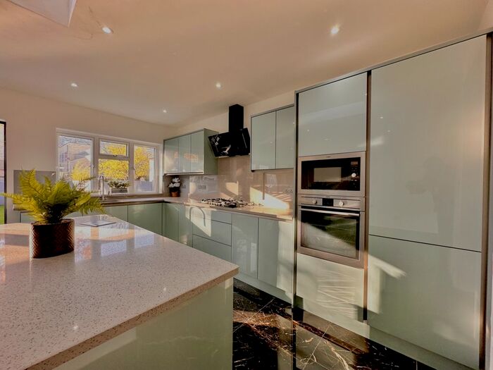 5 Bedroom End Of Terrace House To Rent In Woodmansterne Road, London, SW16