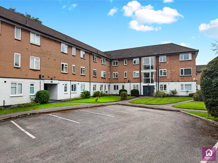 2 Bedroom Flat For Sale In Abbots Court, Sale, Greater Manchester, M33