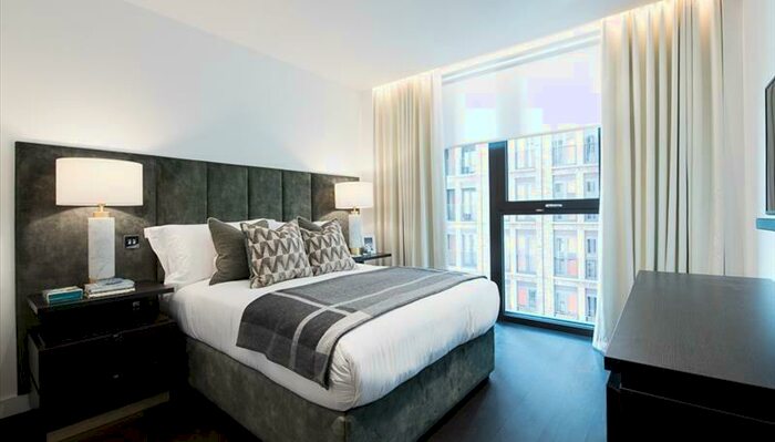 2 Bedroom Apartment To Rent In Thornes House, London, SW11