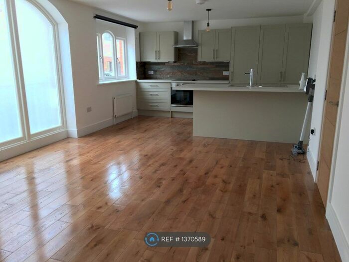 2 Bedroom Flat To Rent In The Old Mission Hall, Tunbridge Wells, TN1