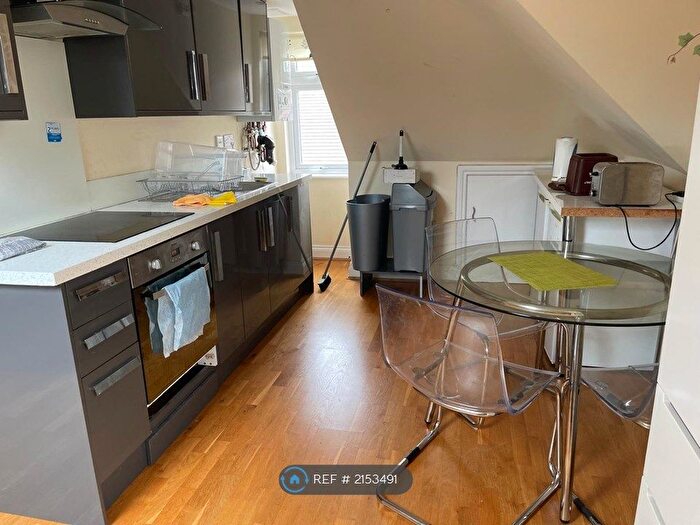 2 Bedroom Flat To Rent In Gunnersbury Avenue, London, W5