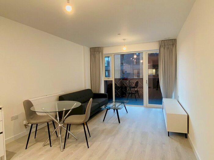 1 Bedroom Flat To Rent In East Acton Lane, Acton, W3