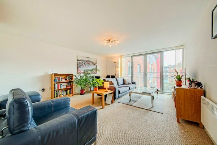 1 Bedroom Flat For Sale In Cameronian Square, Worsdell Drive, NE8