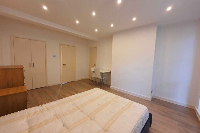 Studio To Rent In Dennington Park Road, London, NW6