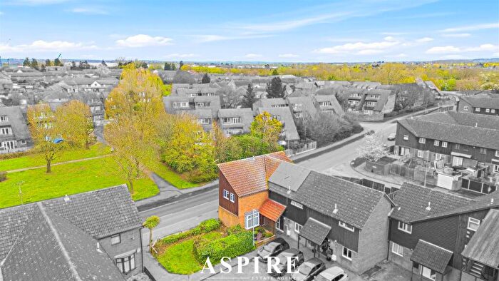 3 Bedroom End Of Terrace House For Sale In *Allocated Parking* Scaldhurst, Pitsea, Basildon, SS13