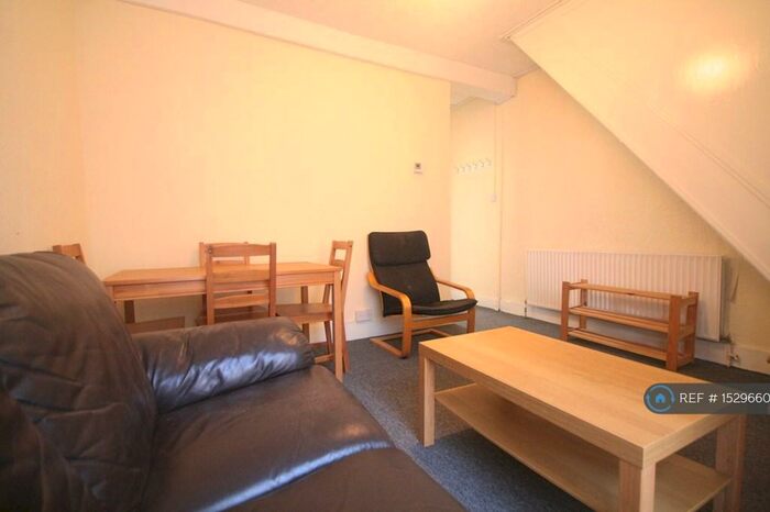 3 Bedroom Terraced House To Rent In Field Road, London, E7