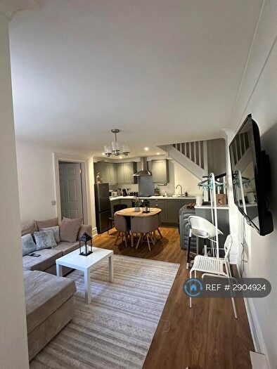 2 Bedroom Flat To Rent In Southampton, Southampton, SO14