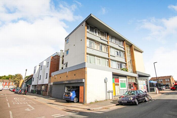 1 Bedroom Flat For Sale In Wall End Road, East Ham, E6
