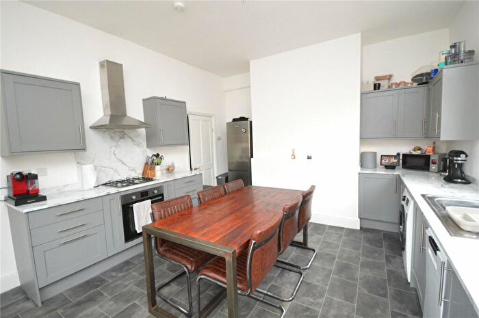 3 Bedroom End Of Terrace House For Sale In Pepper Road, Leeds, LS10