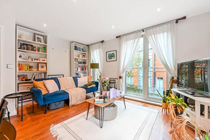 1 Bedroom Flat For Sale In Latitude Apartments, Stoke Newington, London, N16