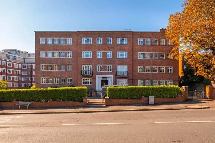 2 Bedroom Flat For Sale In Wimbledon Hill Road, London, SW19